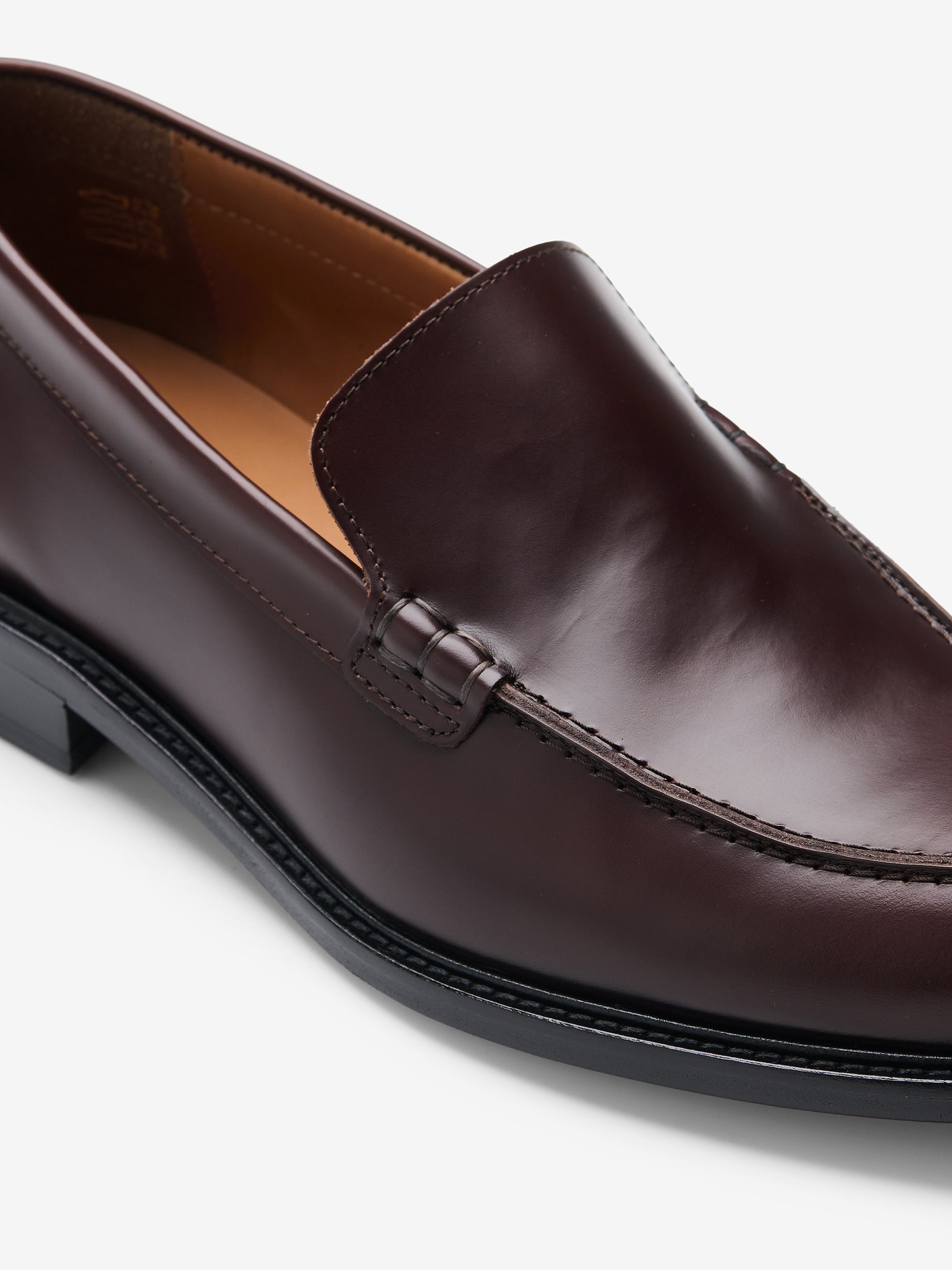 Leather upper, made in Portugal
