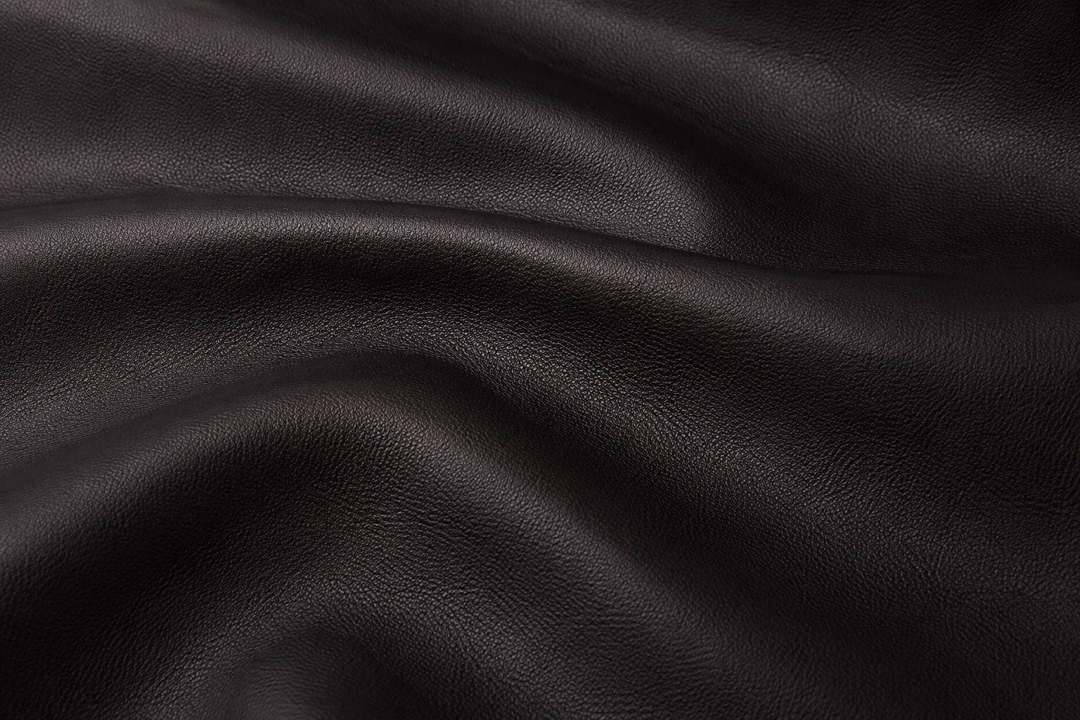 Sheep leather, antique finish, two-way zip